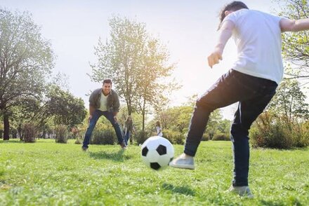 親子サッカー　フリー.jpeg
